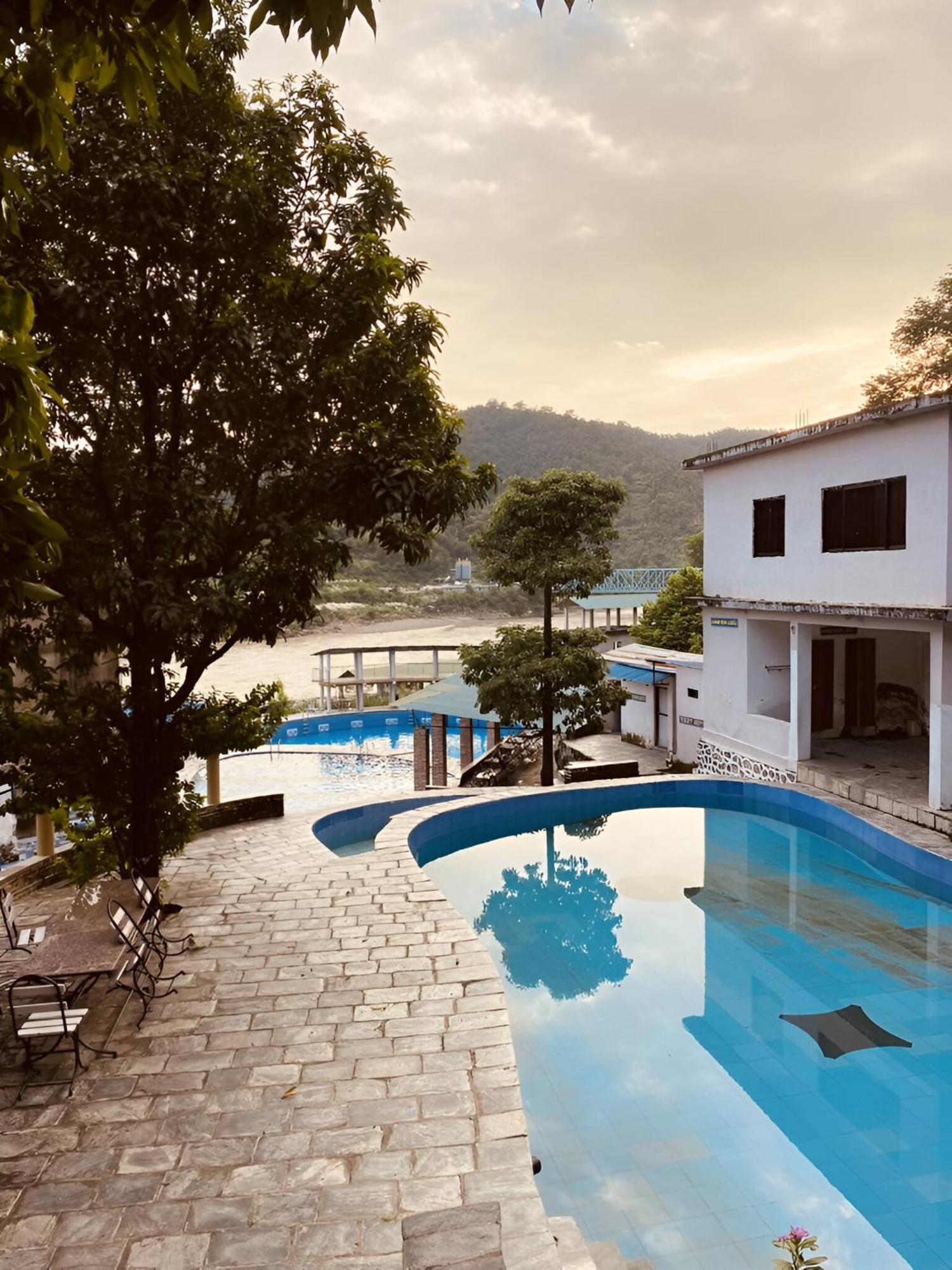 Presidency Resort Upardang Gadhi Екстер'єр фото
